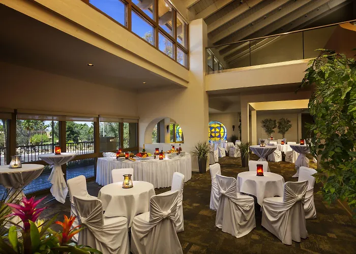Hilton At The Peak 4*