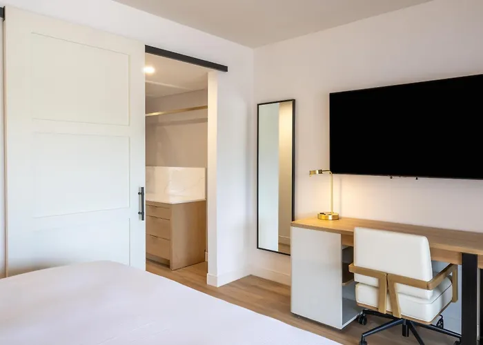 Hilton At The Peak Resort 4*