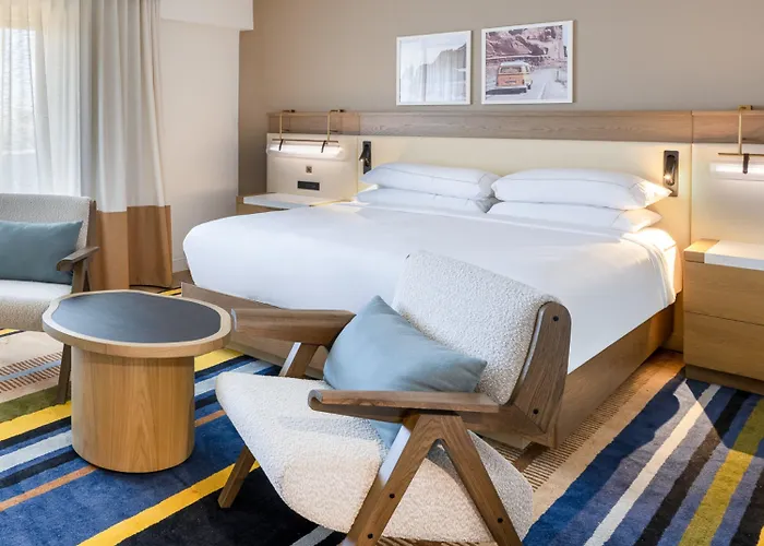 Hilton At The Peak Resort 4*